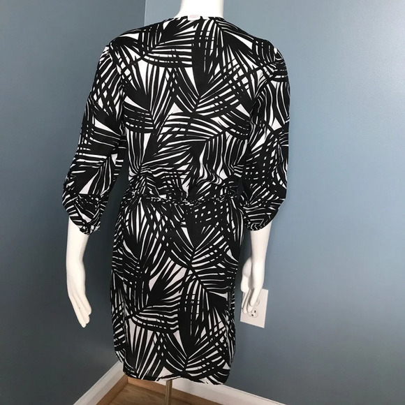 Black and white palm print belted tunic size small - Picture 5 of 5